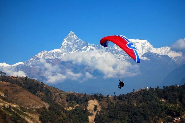 Skydiving and paragliding in Pokhara