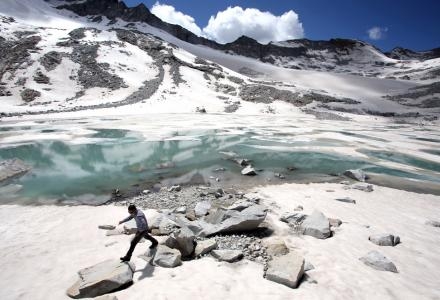 Tibetan glaciers shrinking rapidly