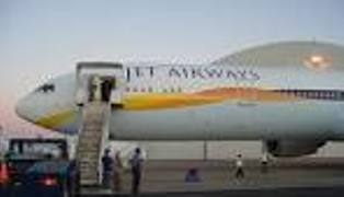 India’s Jet Airways quarterly losses narrow