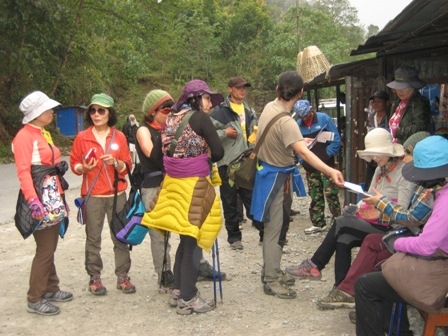 Tourists visiting Annapurna Circuit of Nepal