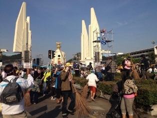 No tourists targeted in Thailand political protests