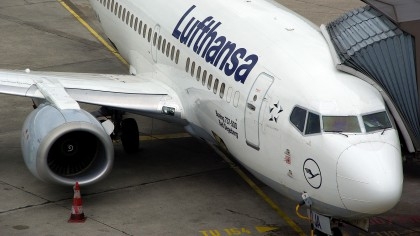 Lufthansa pilots on strike over early retirement