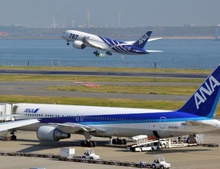 Japan’s ANA orders 40 Boeing, 30 Airbus planes