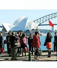 Foreign visitors spend record $28.9 billion in Australia