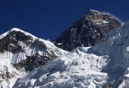 Tragedy on Mount Everest