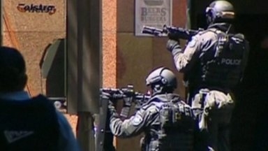 Gunman holds hostages in Sydney Cafe