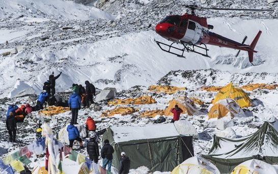 Climbers call off Everest expeditions after earthquake