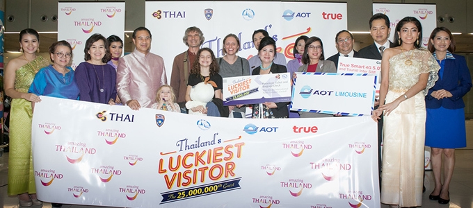 Thailand welcomed  25 million visitors in ten months of 2015