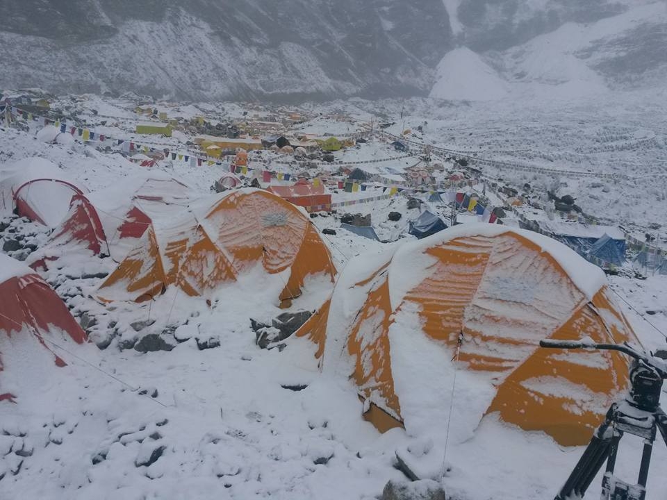 More than 400 climbers scale Mt.Everest this year
