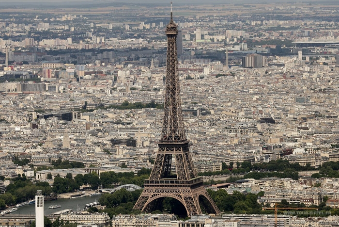 France still top tourist destination , 83 m tourists in 2016