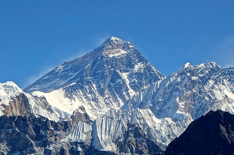 Climbers scale world’s highest peak Mount Everest