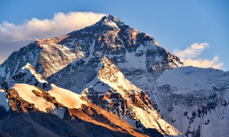 China kicks off 2020 height survey of Mount Qomolangma