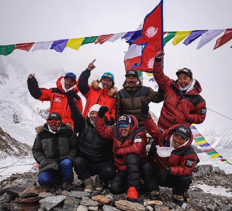 हिउद मौसममा पहिलो पटक १० नेपाली पर्वतारोहीद्वारा विश्वको दोस्रो सर्वोच्च शिखर के टु  सफल आरोहण