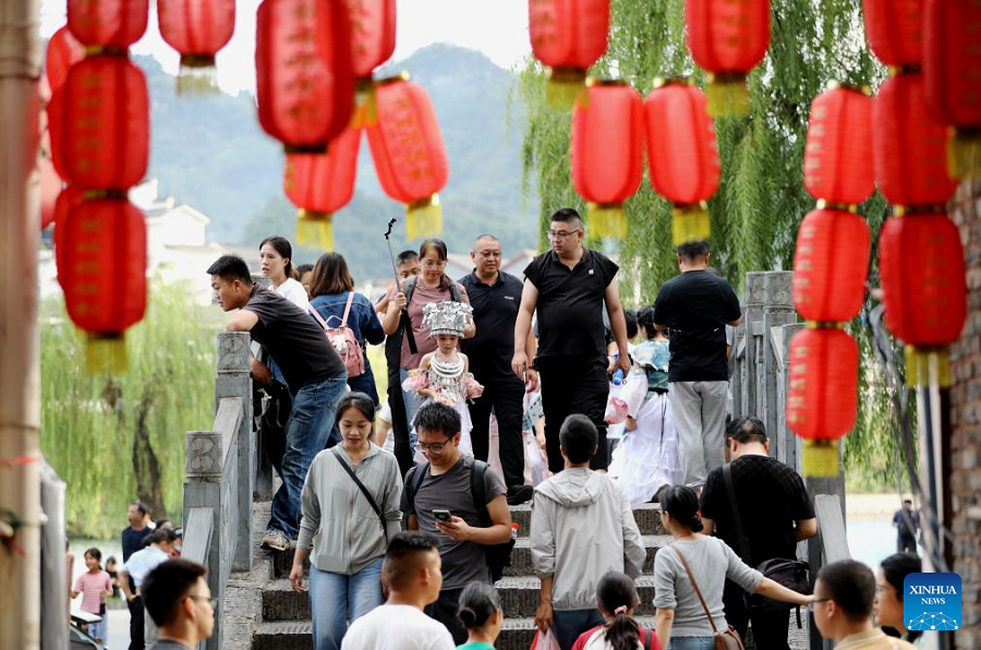 China’s National Day holiday draws global tourists